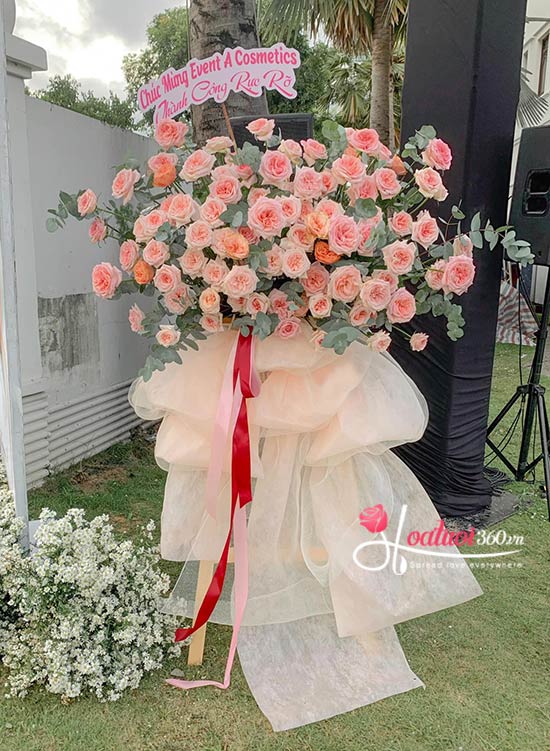 Kệ hoa khai trương hiện đại theo gam màu pastel